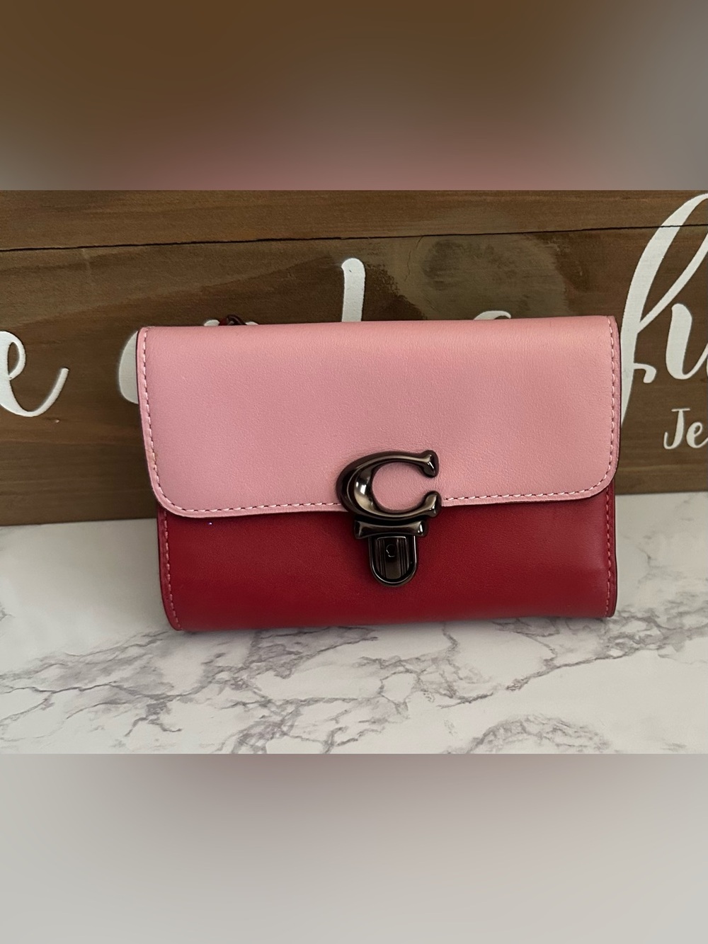 Coach Studio Meduim Wallet
Colorblock wallet